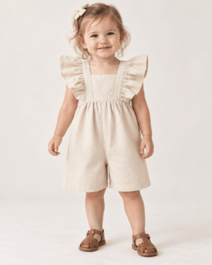 Macacão de Linho Macio Off-White Bebê Menina Manga Fly Lora Baby